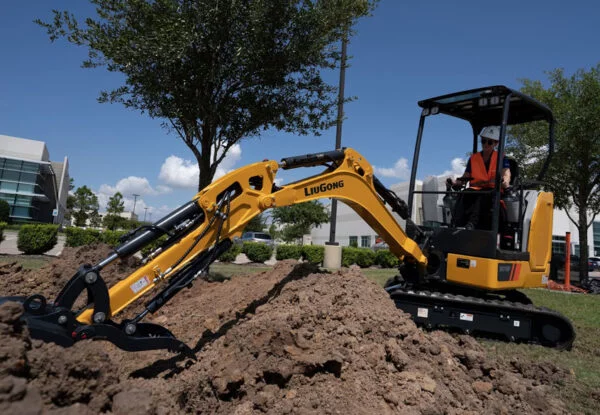 9018F EXCAVATOR - Image 2